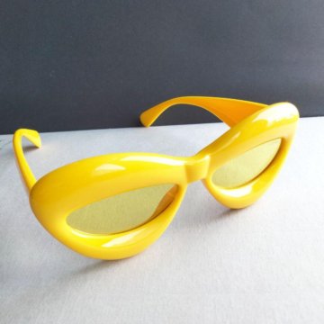 Жёлтые солнцезащитные футуристические очки в то