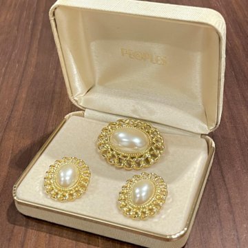 Клипсы и брошь Англия винтаж