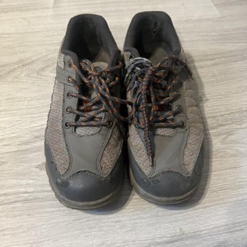 Кроссовки б/у 38 размер