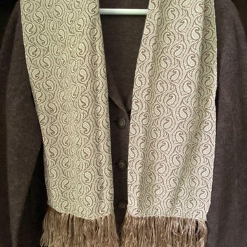 Шарф из 100% вискозы. Узор пейсли /турецкие огурцы