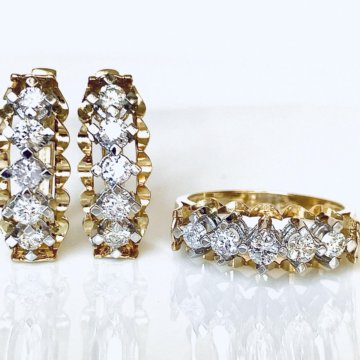 Золотой комплект с бриллиантами 