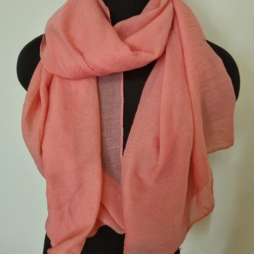 Розовый шарф (палантин).