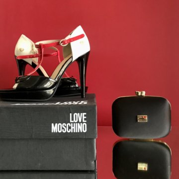 Love Moschino босоножки и клатч натуральная кожа