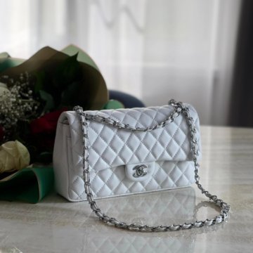 Кожаные сумки CHANEL 