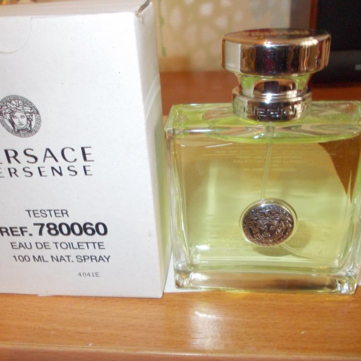 Versace. Versense. Oud