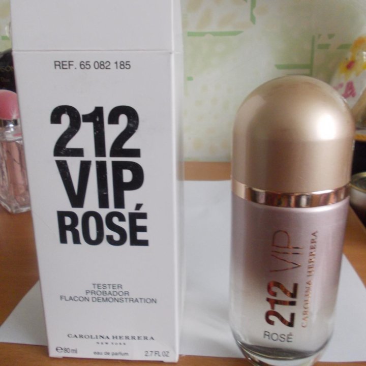 Carolina Herrera 212 VIP женские