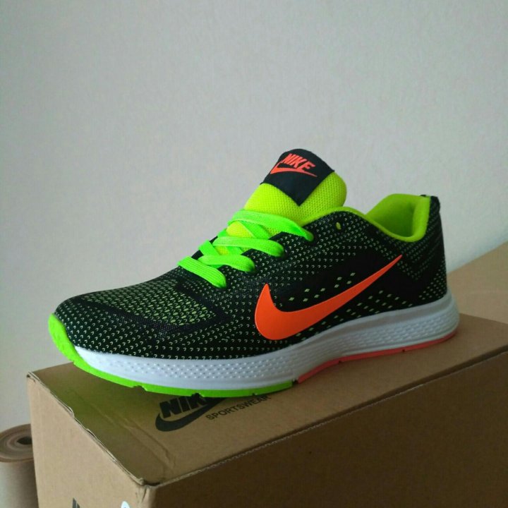 Кроссовки, Nike