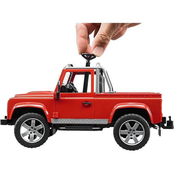 Машина Bruder Land Rover Defender Pick Up