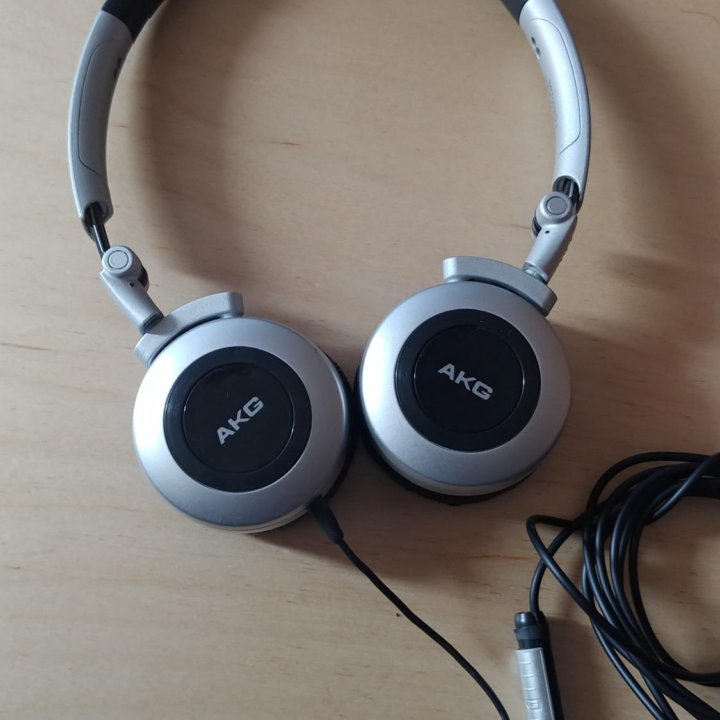 Наушники разные AKG ,JBL