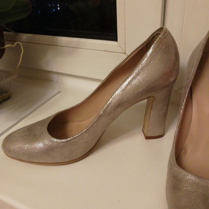 Продаю туфли