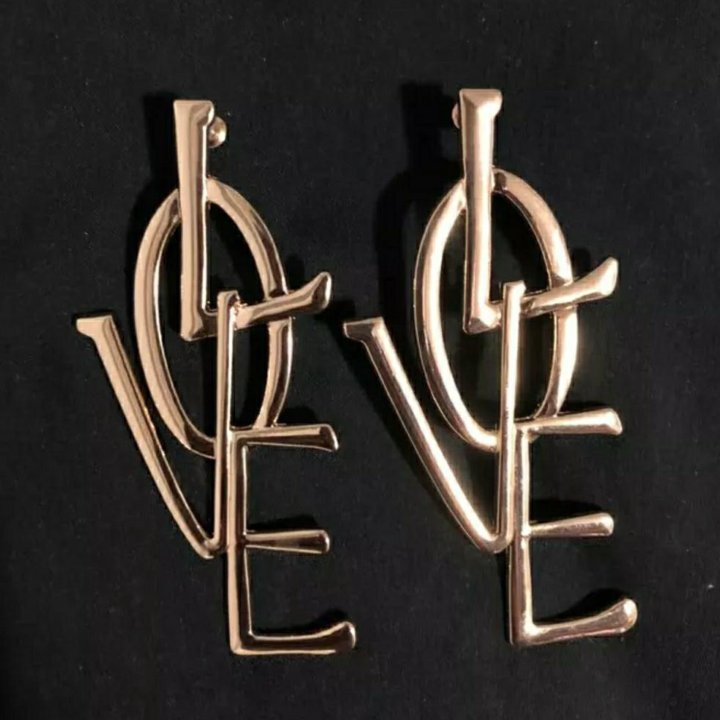 Крупные стильные серьги