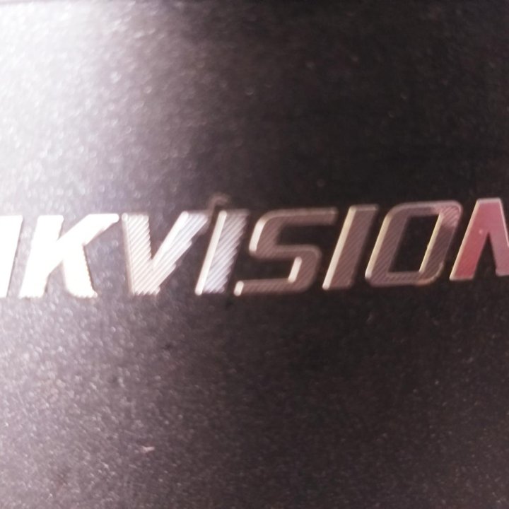 Камера видеонаблюдения цветная аналог. HIKVISION