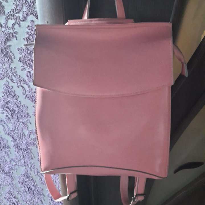 Кожаный рюкзак.