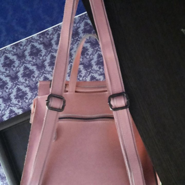 Кожаный рюкзак.