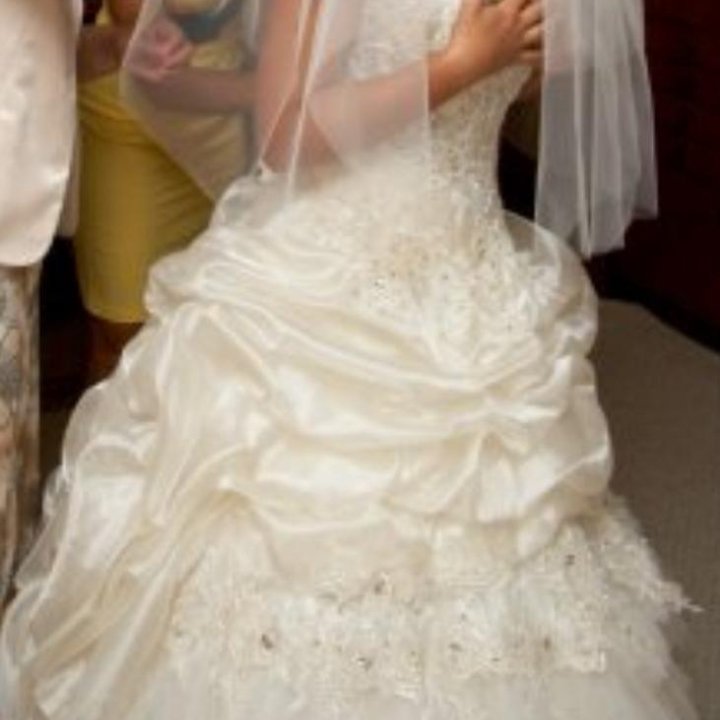 Свадебное платье б/у