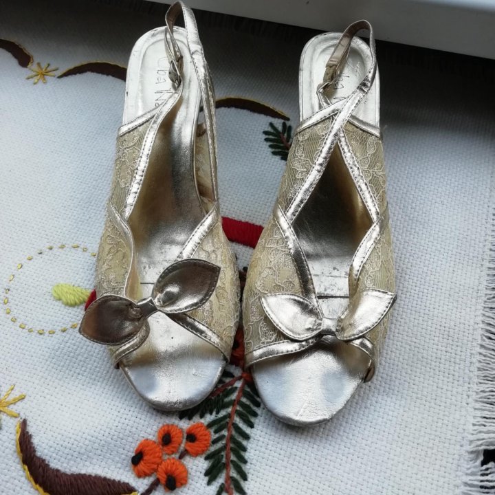 Босоножки 41р