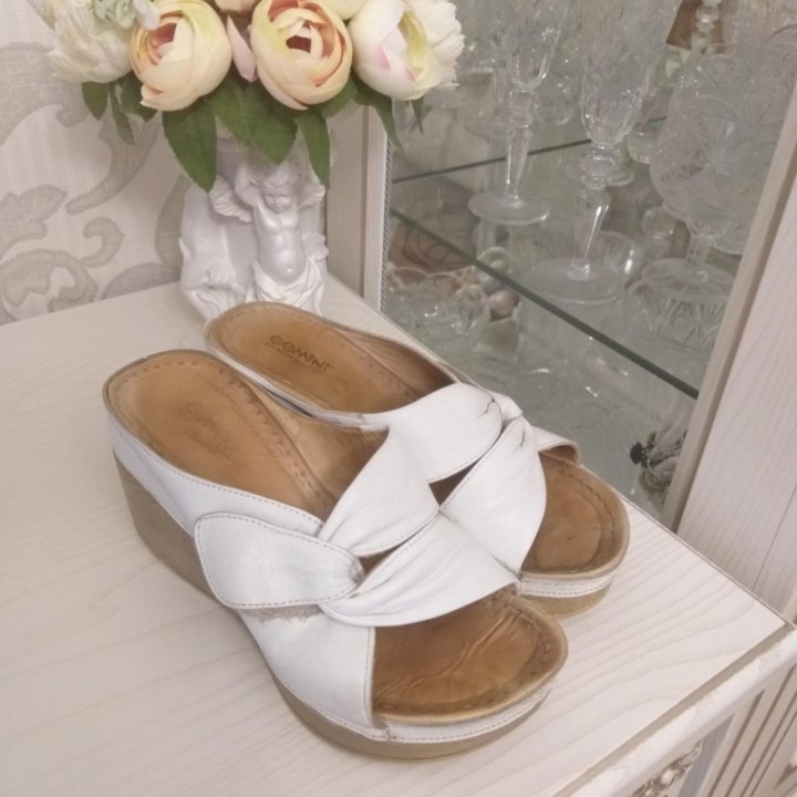 (36) Сабо кожаные