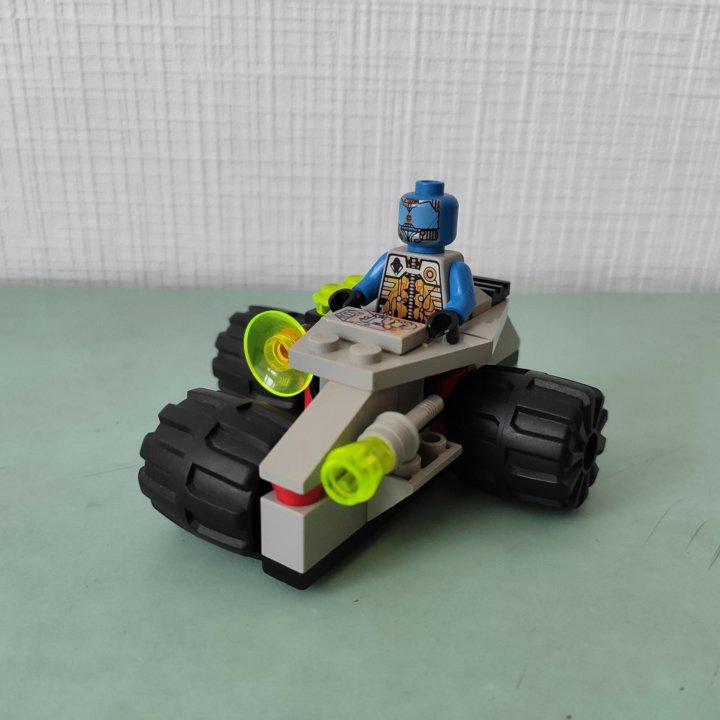 Lego cyborg scout