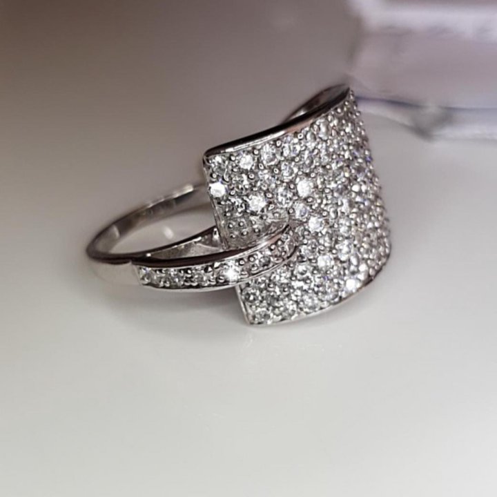 Кольцо женское