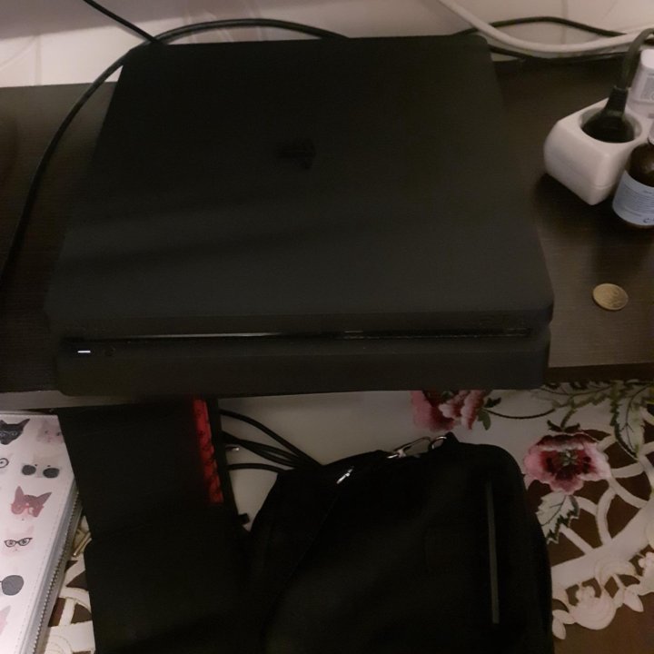 Продам ps4 slim