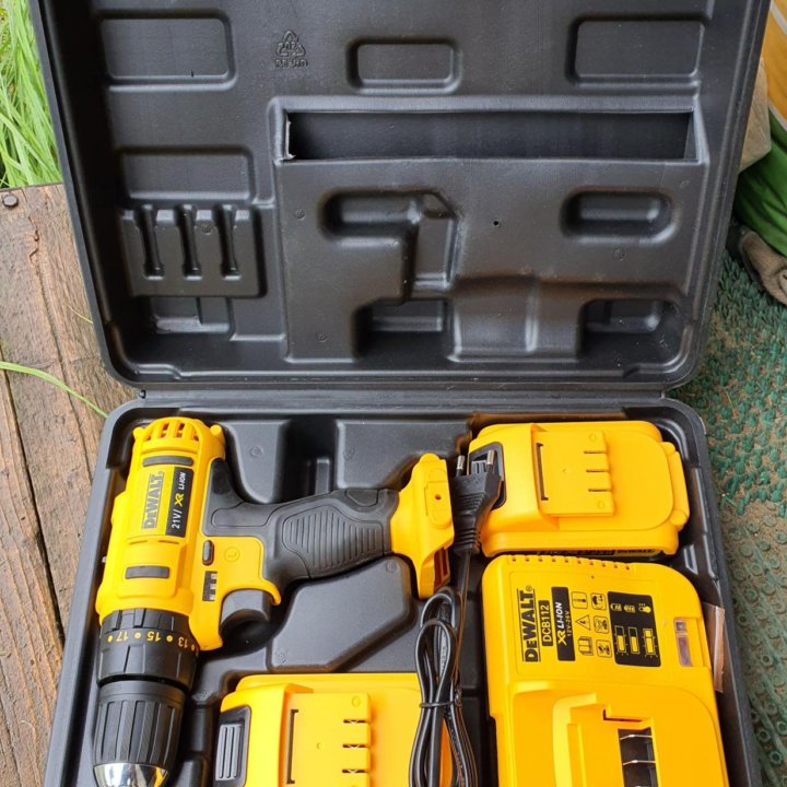 Шуруповерт ударный DeWALT 21V