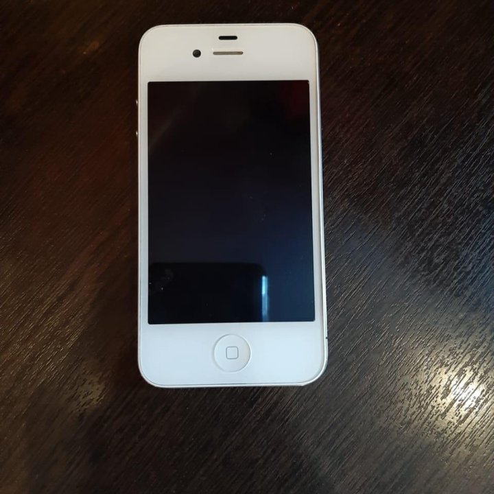 Телефон iPhone 4