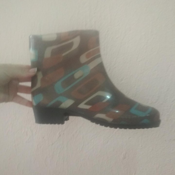 Резиновые сапоги