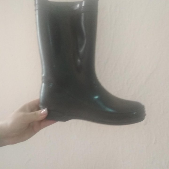 Резиновые сапоги