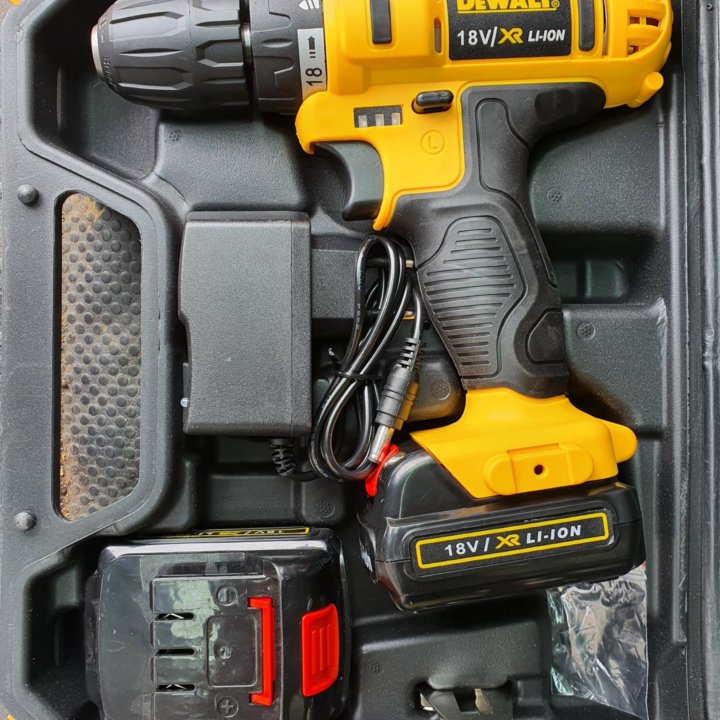 Шуруповерт 18V DeWALT