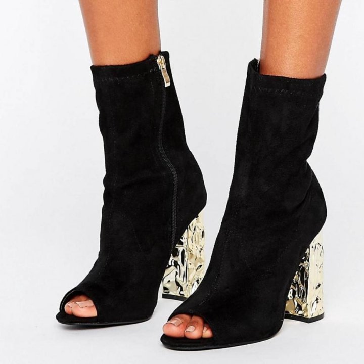 Ботинки на каблуке