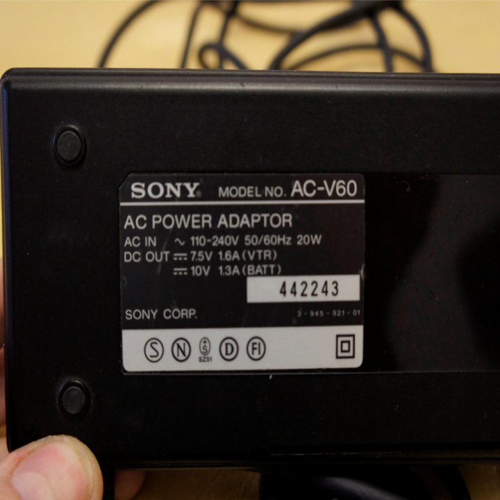 Блок питания Sony AC-V60