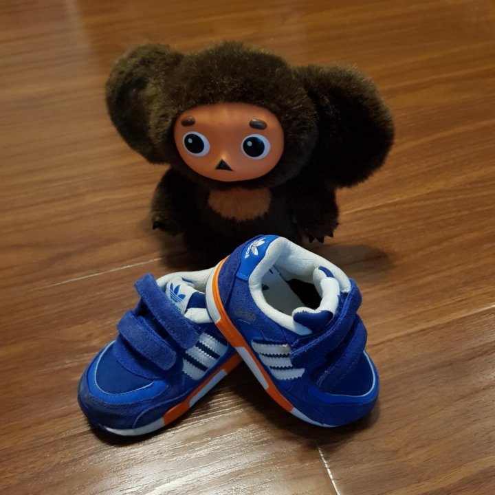 Кроссовки Adidas