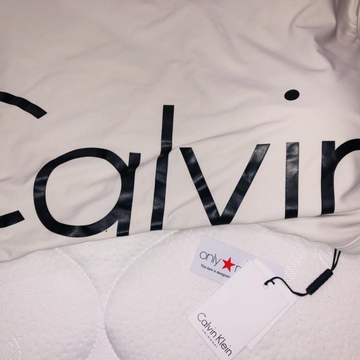 Новый Купальник Calvin Klein. XL