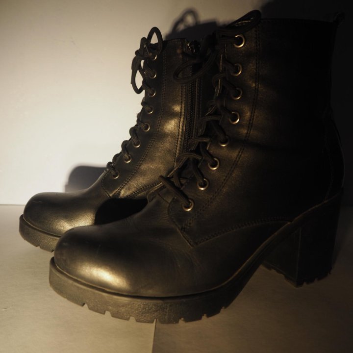 Ботинки на каблуке