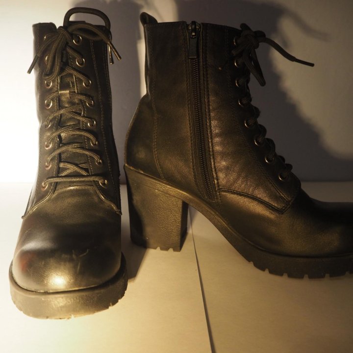 Ботинки на каблуке