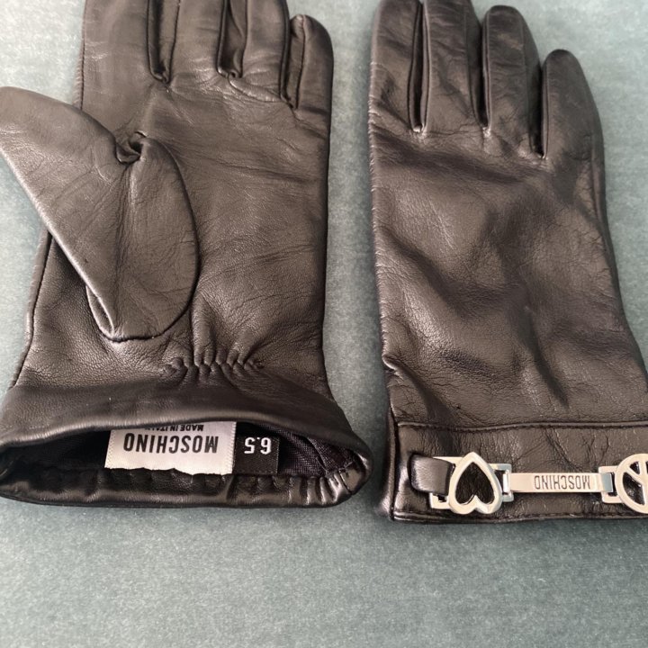 Перчатки Moschino