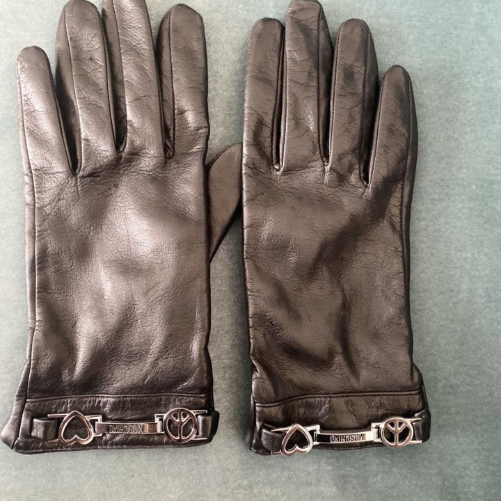 Перчатки Moschino