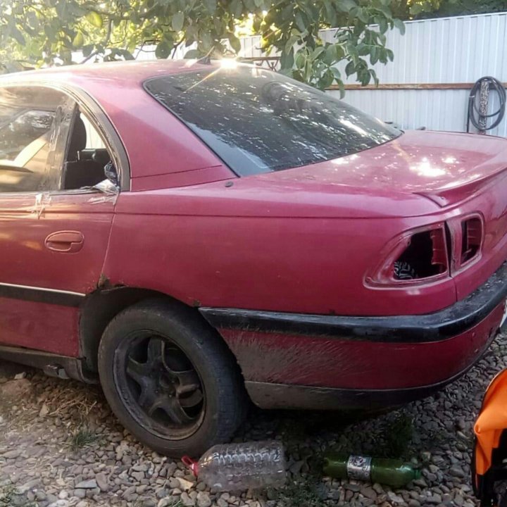 Opel Omega B в разборе.