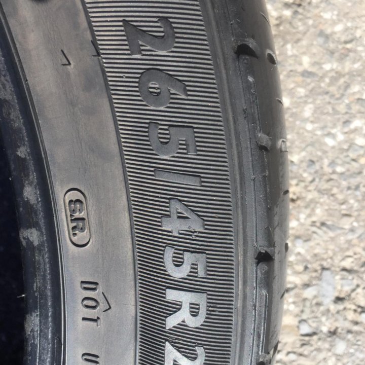 Продам резину Dunlop 265/45R21