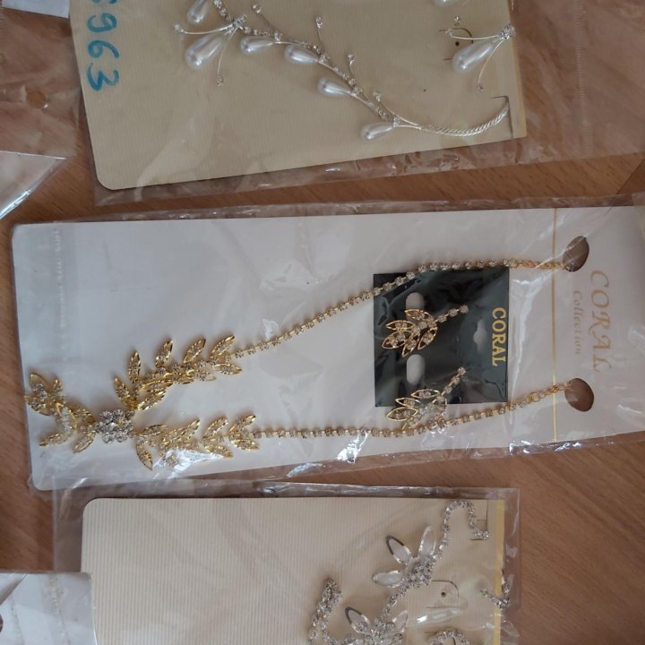 Колье и серьги