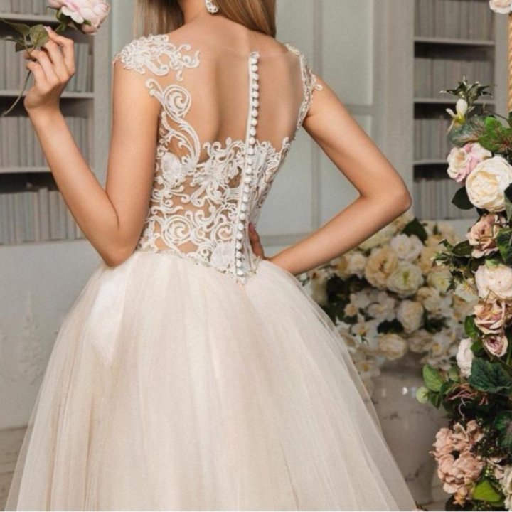 Свадебное платье