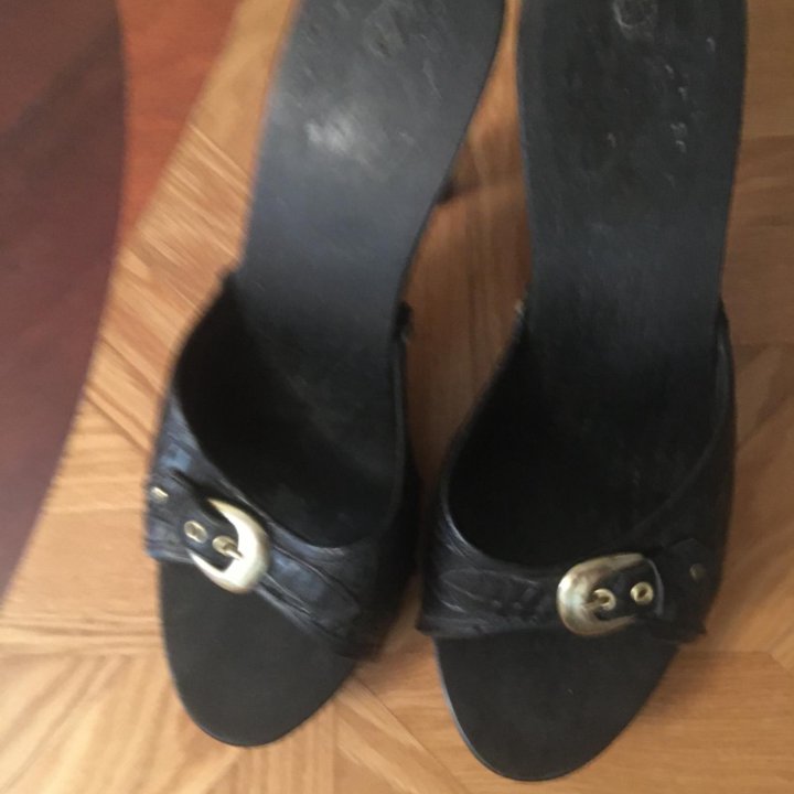 Туфли на каблуке