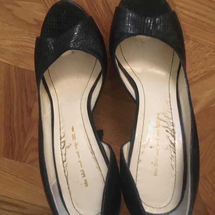 Туфли на каблуке