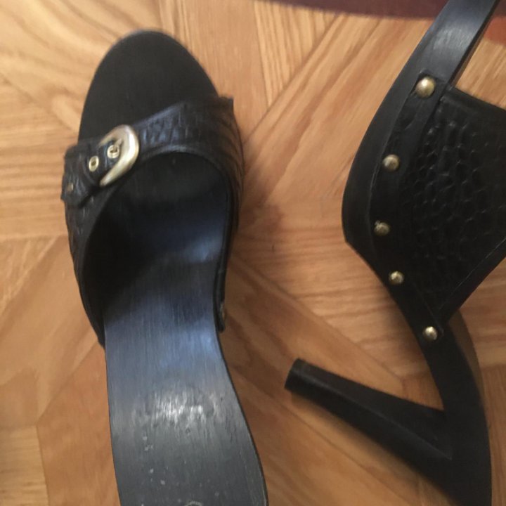 Туфли на каблуке