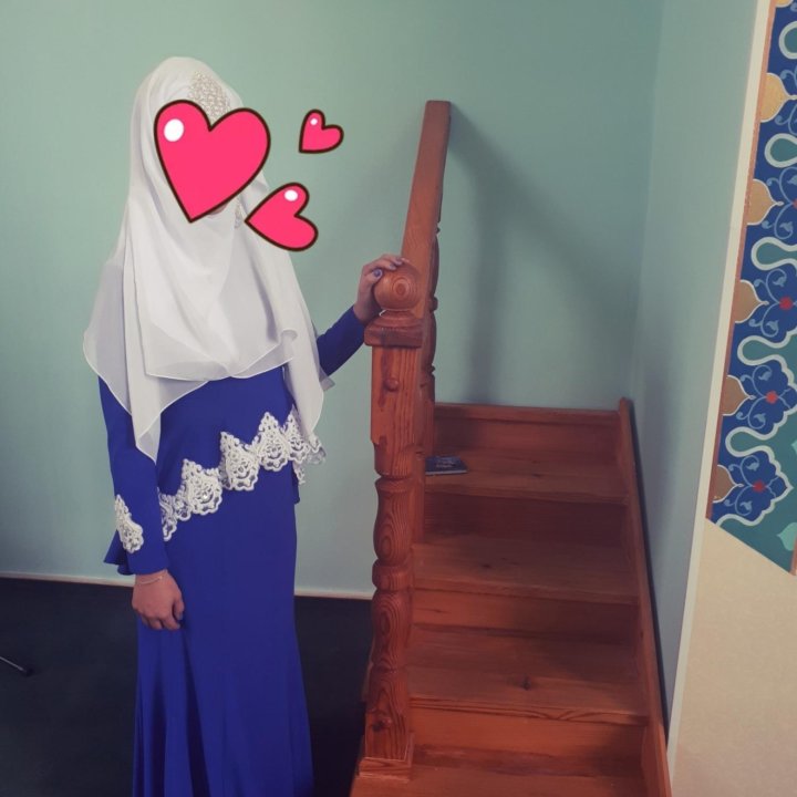 Платье на никах