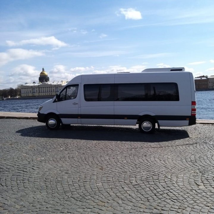 Аренда микроавтобуса в СПБ с водителем.