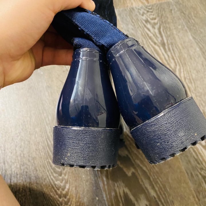 Резиновые сапоги