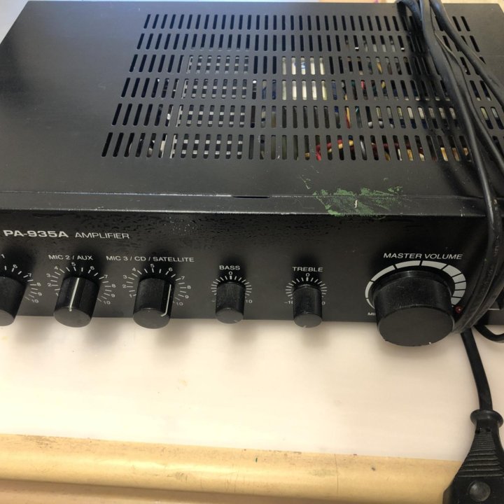 Intern PA-935A amplifier усилитель