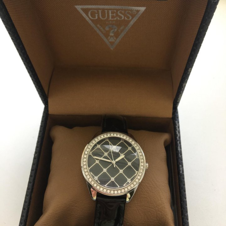 Часы guess