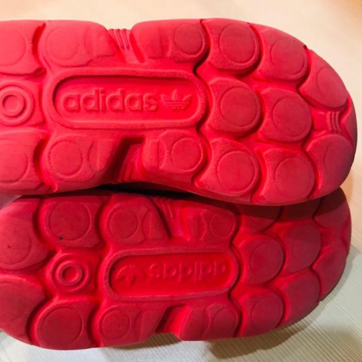 Кроссовки adidas kids